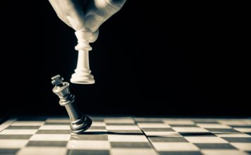 Navigating Chess Blunders